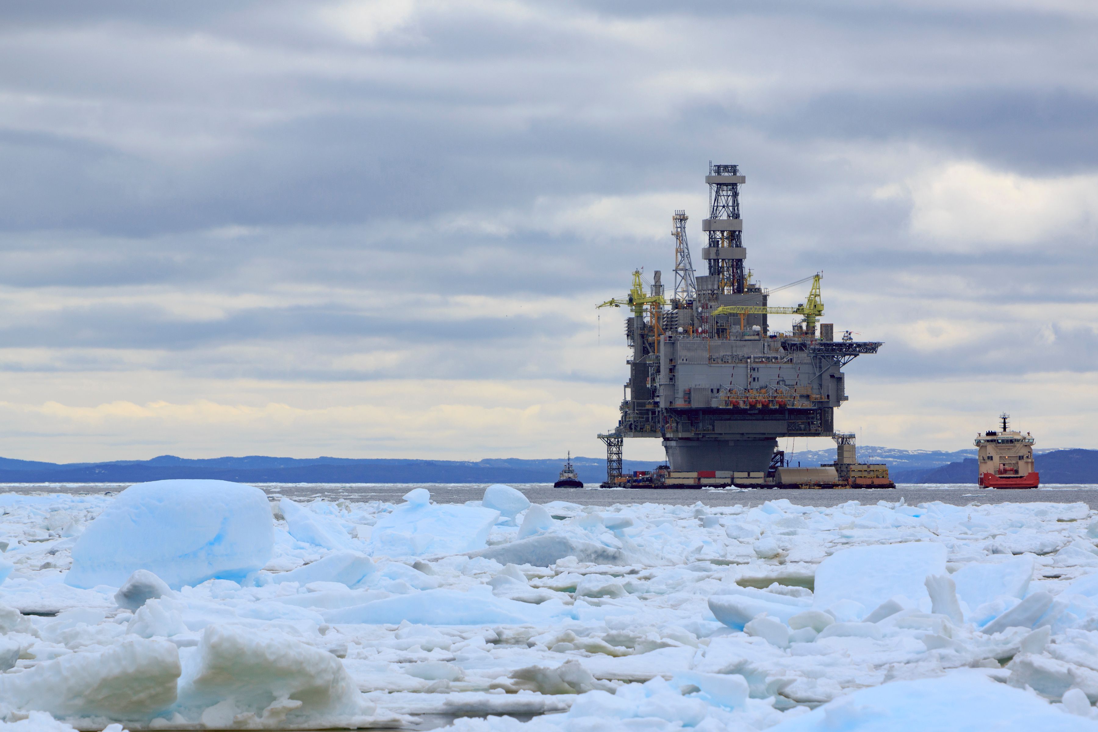An offshore rig, what oil companies planned to do outside of Point Hope, Alaska. Image Credit: Wirestock, Envato Elements. An offshore rig, what oil companies planned to do outside of Point Hope, Alaska. Image Credit: Wirestock, Envato Elements.