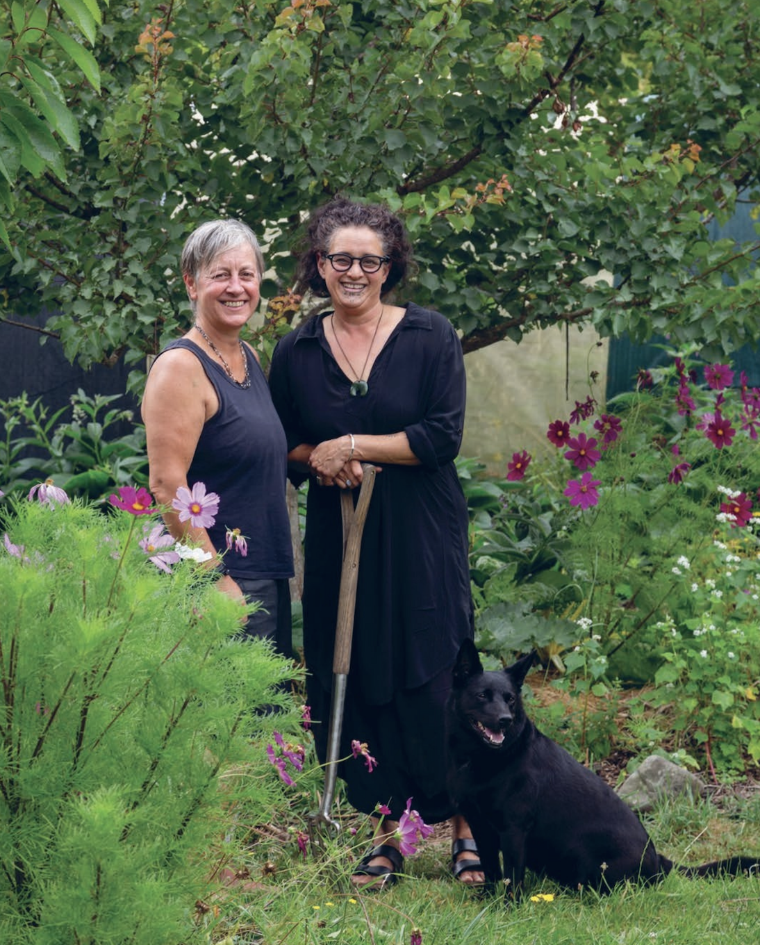 Jo Smith, Jessica Hutchings and Tahi in the Hua Parakore māra at Papawhakaritorito farm. Photo: Paul McCredie. Jo Smith, Jessica Hutchings and Tahi in the Hua Parakore māra at Papawhakaritorito farm. Photo: Paul McCredie.
